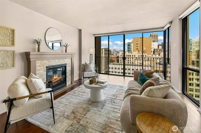 Light-filled corner unit with skyline views.