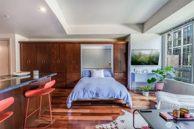 Murphy bed