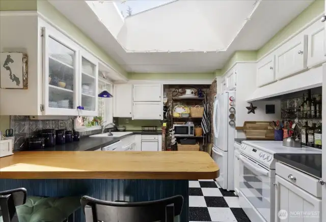 The cutest kitchen ever!