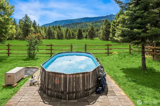 Perfect weather for a sunny day swim! Relax and enjoy, bring your water toys and play all day long. Pool is negotiable.