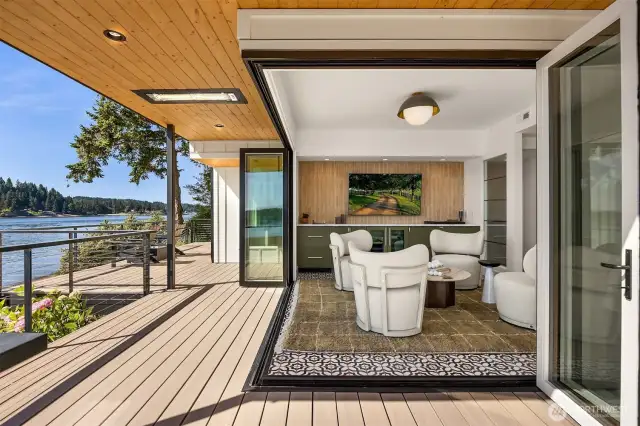 THIS is an incredible inside/out space!