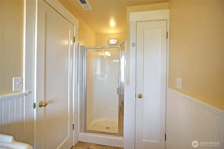 Lower Shower