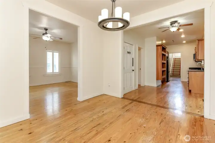 Diningrm flowing into Kitchen