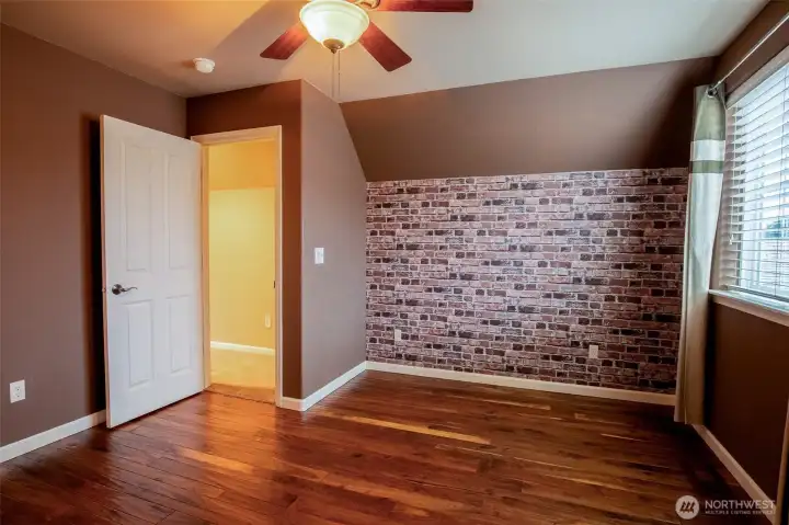 3rd bedroom (upper level)