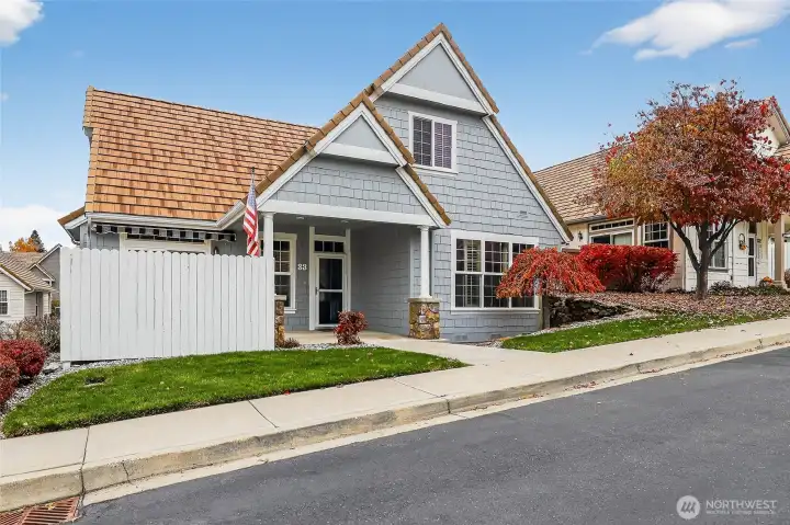 Front yard maintained by HOA