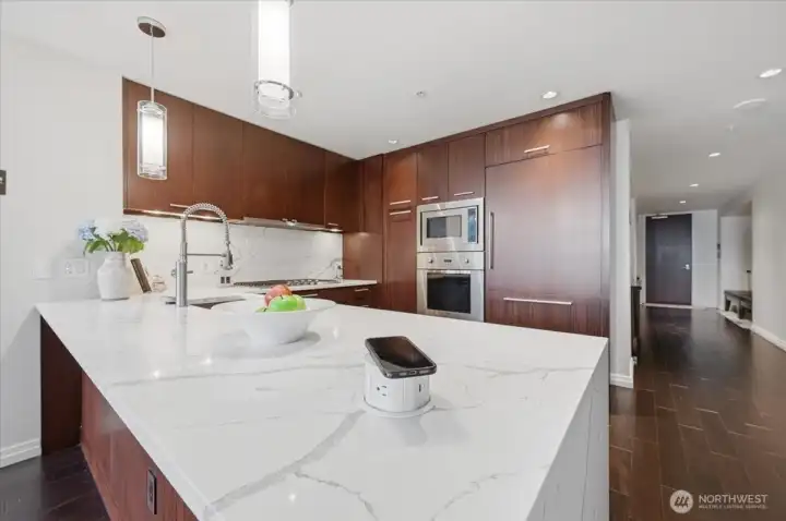 Wireless Pop Up phone charger w/ power and USB slots