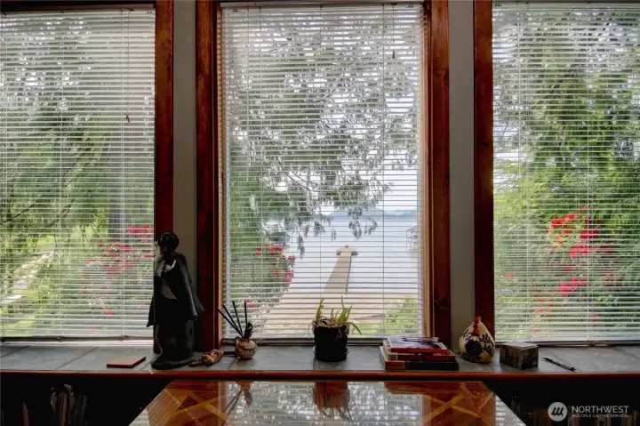 A view of the lake to go with your morning coffee.