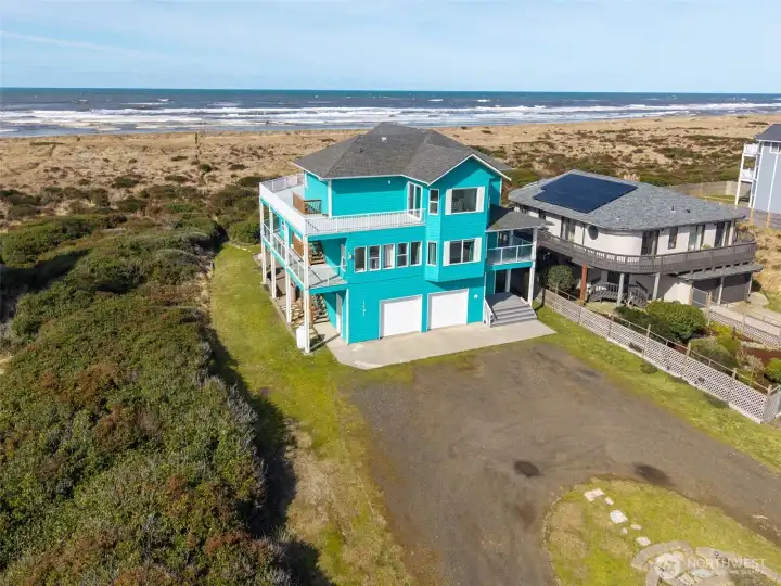 Ocean front living with room for everyone!