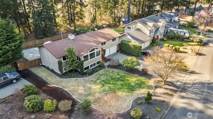 Generous lot (grass was just hydroseeded).