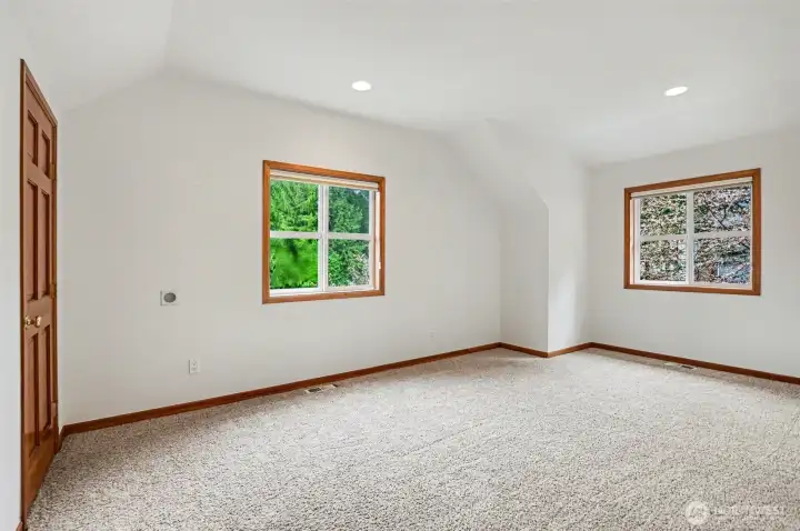 Art studio or 5th bedroom adjacent to the large bonus room.