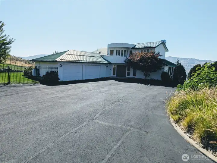 large entry way and ample parking