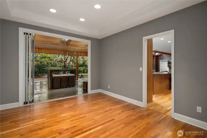 Formal dining with folding doors
