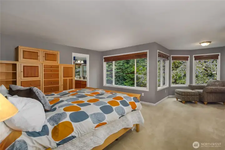 Oversized primary with seating area