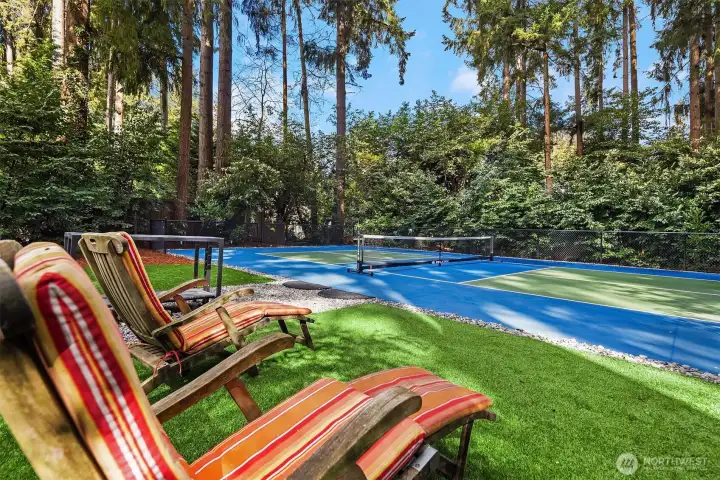 Full sized pickleball court