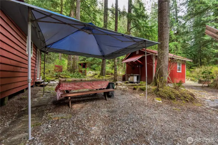 Step outside to your own entertainment oasis. The outdoor kitchen allows you to prep, cook, and serve without ever going indoors. It’s an ideal space for summer BBQ's, celebrations, and relaxed nights under the stars.