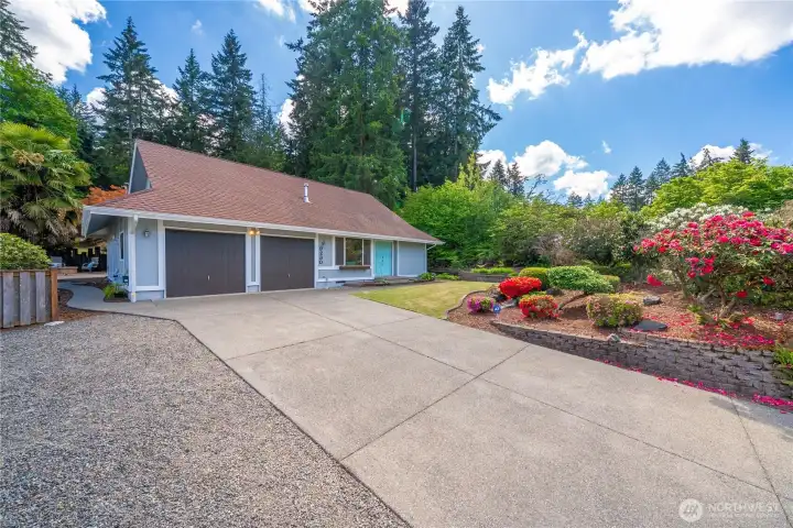 Immaculate home and grounds, Great curb appeal and abundant parking
