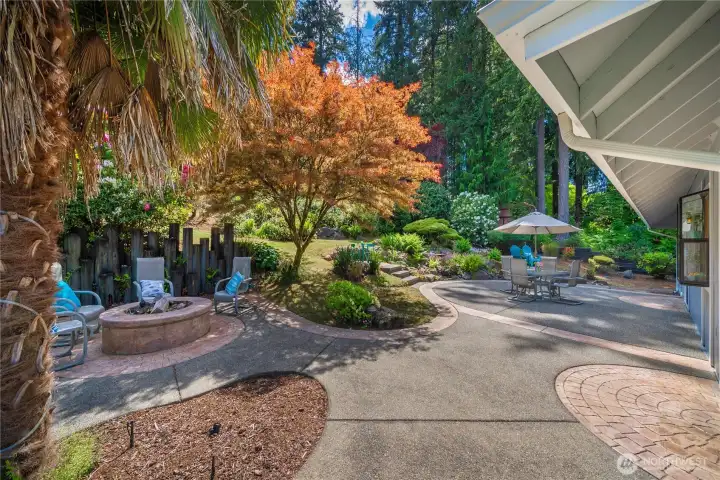 Your own private garden retreat.  Great space to entertain or just enjoy the quiet beauty