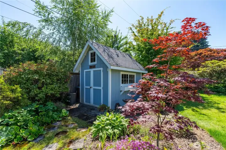 Cute garden shed Cute garden shed