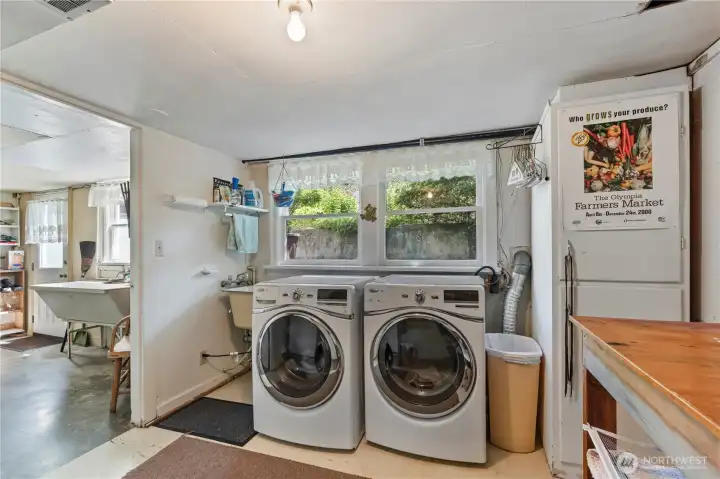 Here's a portion of the laundry room. Here's a portion of the laundry room.