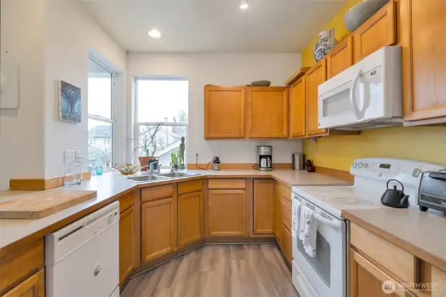 Good size kitchen with lots of cabinets