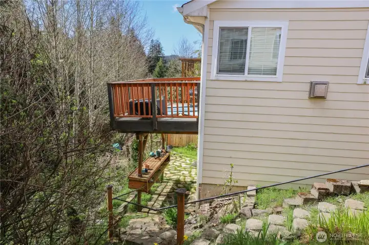 deck off the back with stairs