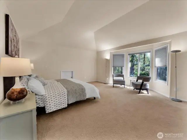 Master Bedroom (Upper)