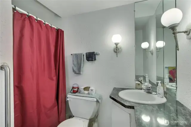 3/4 Bathroom