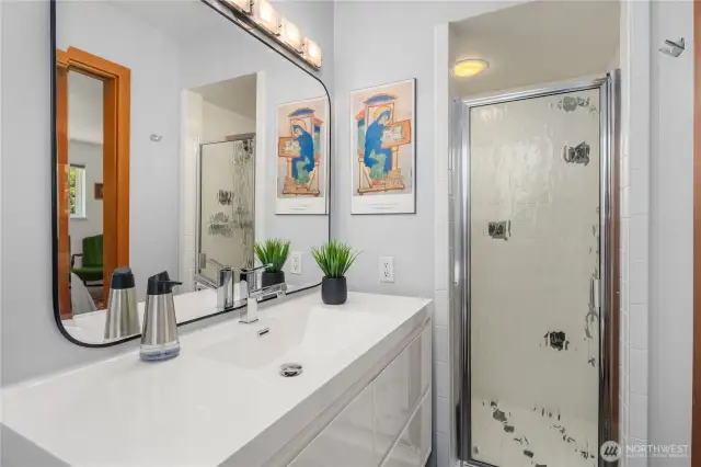 Primary 3/4 bathroom