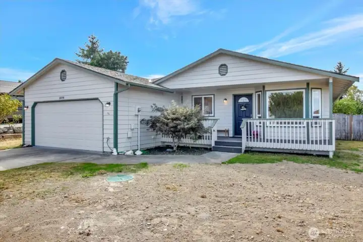 Don't miss this opportunity to own an affordable home in the Country Club neighborhood, with a VIEW!