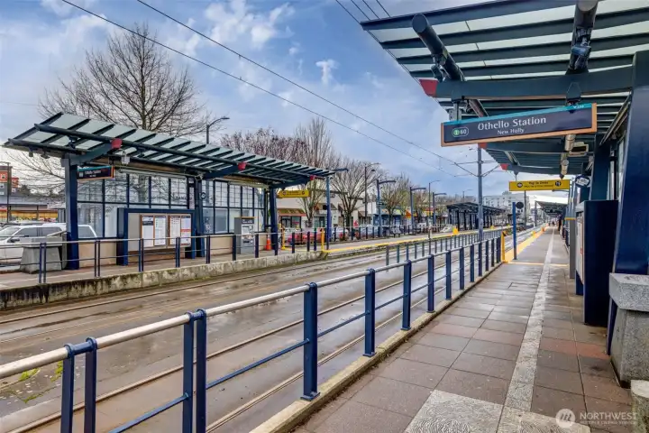 Steps to Othello Light Rail. Quick access to Downtown Seattle, Sea-Tac Airport, and the entire Link corridor.
