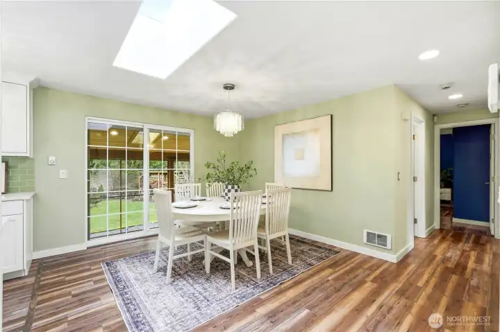 Dining room to hallway