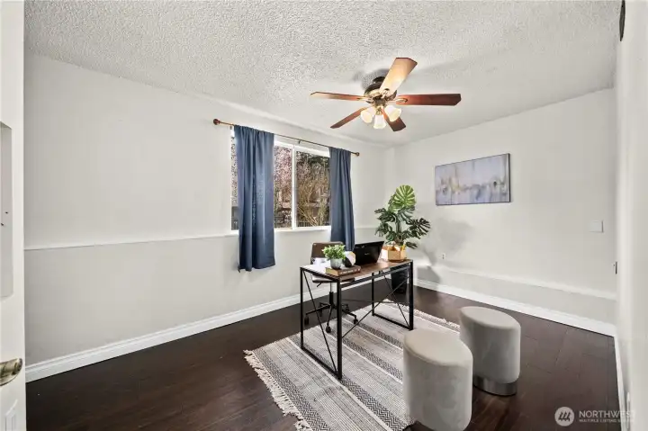 Bed 4 w/ walk-in closet