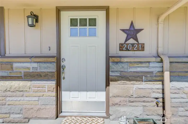 Unit 2021 Front entry - left side of duplex