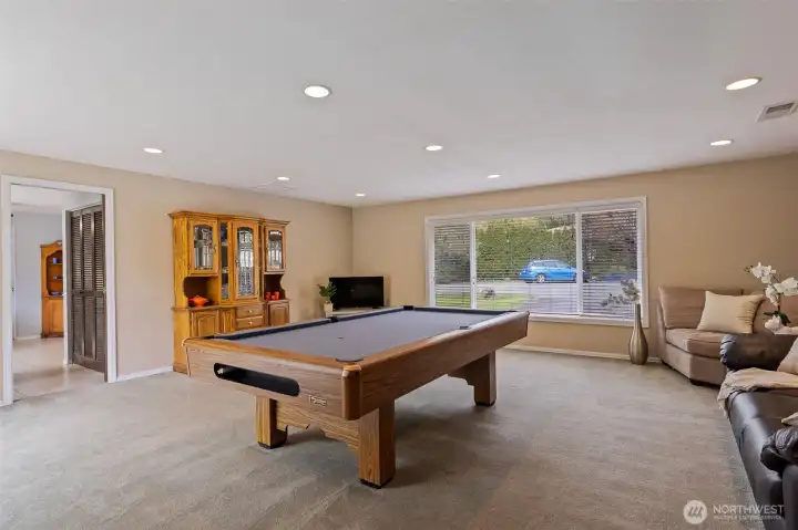 Enormous game room!