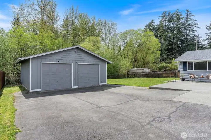 So mucyh parking space!