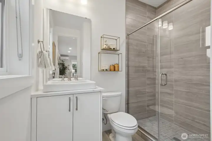 Lower floor ensuite bath (Facade, Ext Colors, Interior Photos & Floor Plans for illustrative purposes only. Actual Facade, Ext Colors, Interiors & Floor Plans may differ.)