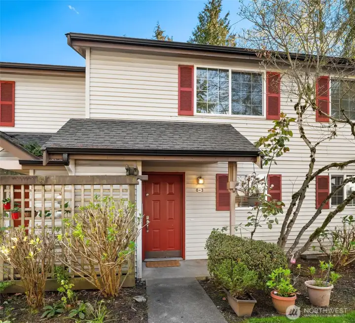 Welcome home to this remodeled 2 bed/1.5 bath townhome - a great starter home or great for downsizing! No neighbors above or below you.