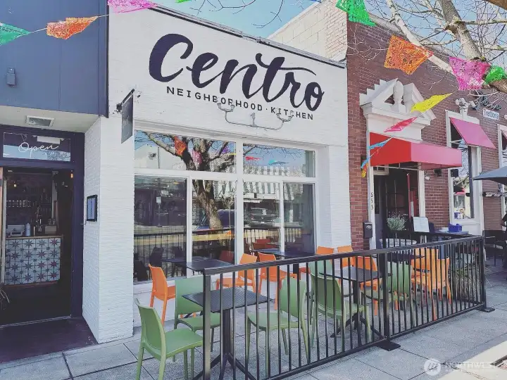 Burien's food scene is renown and it's less than ten minutes on foot. Choose from over 60 restaurants, cafes and bars! Burien's food scene is renown and it's less than ten minutes on foot. Choose from over 60 restaurants, cafes and bars!
