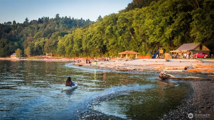 The absolute gem of Burien is Seahurst Beach Park. Only five minutes away - pack up your stuff and spent a glorious day at the beach! The absolute gem of Burien is Seahurst Beach Park. Only five minutes away - pack up your stuff and spent a glorious day at the beach!