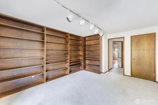 Bedroom/den option