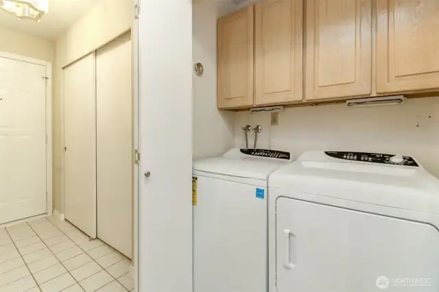 Washer & dryer in the unit