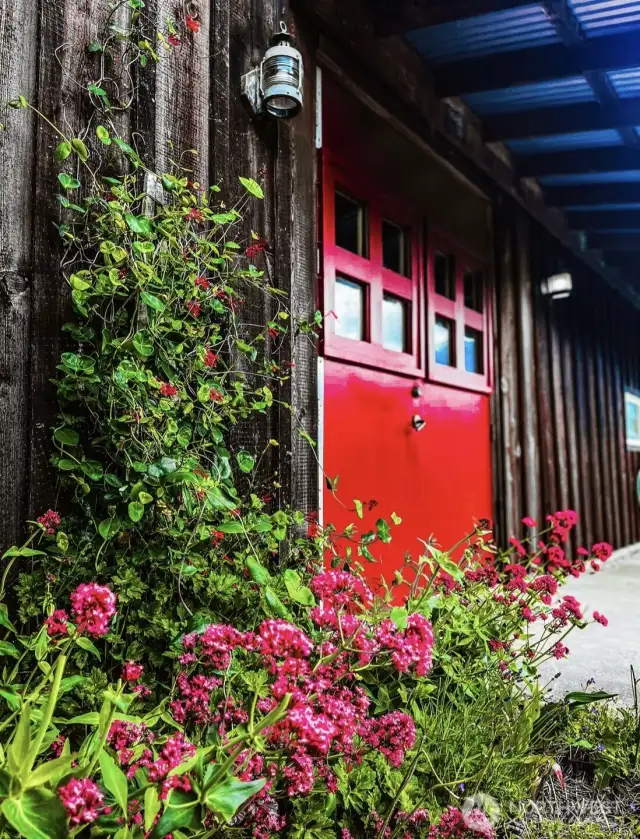 Red Doors to the gathering room of the lodge