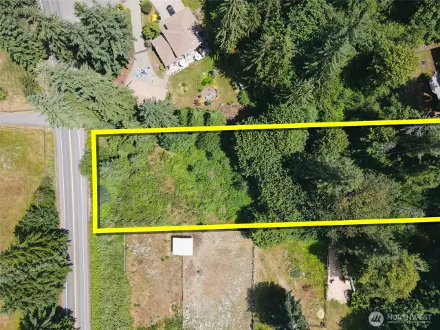 Overhead view with approximate boundaries in yellow.
