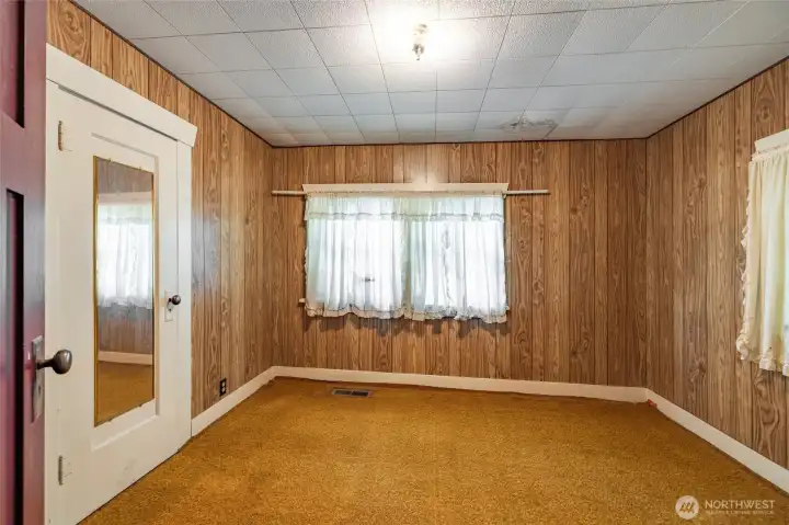 Bonus room attached to primary bedroom. Could be used as walk-in closet, office or nursery, or craft room.
