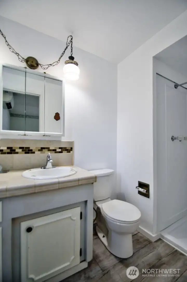 Bath off Primary