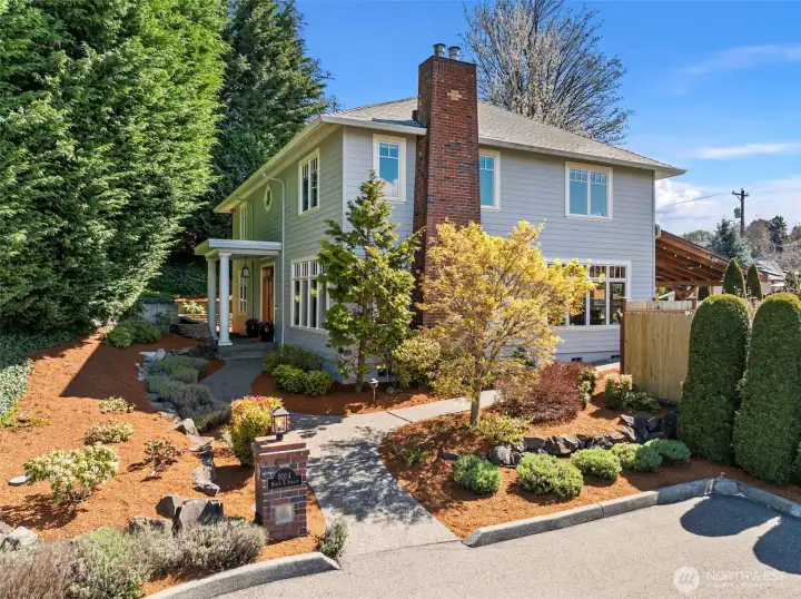 Built in 2001 you won't find any of the "old house things" you often find in N. Tacoma.