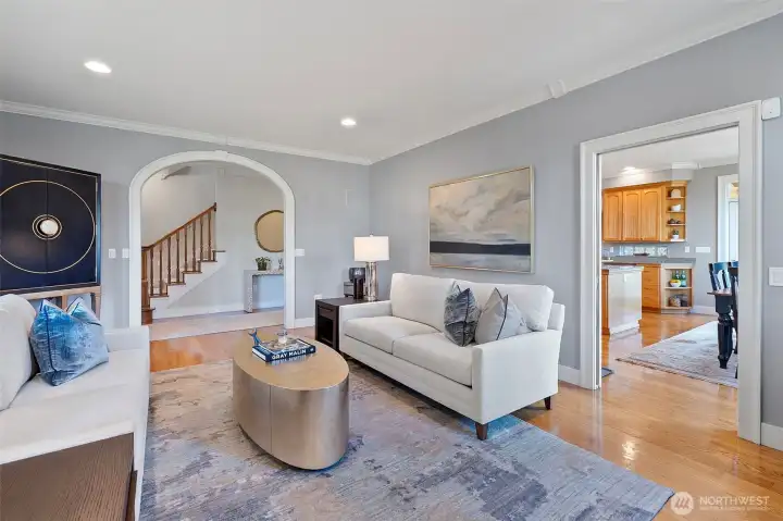 Living Room sits between entry and kitchen.