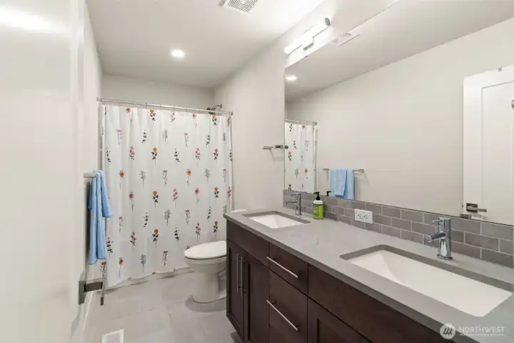 Upper level bath.
