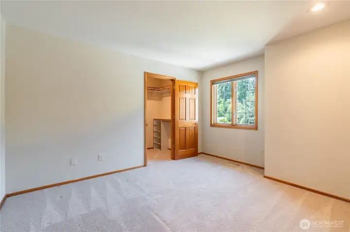 Another large bedroom with walk-in closet. Another large bedroom with walk-in closet.