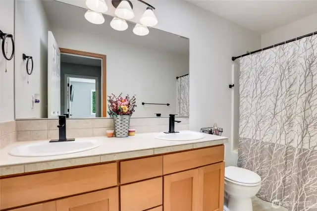 Upstairs hall bath